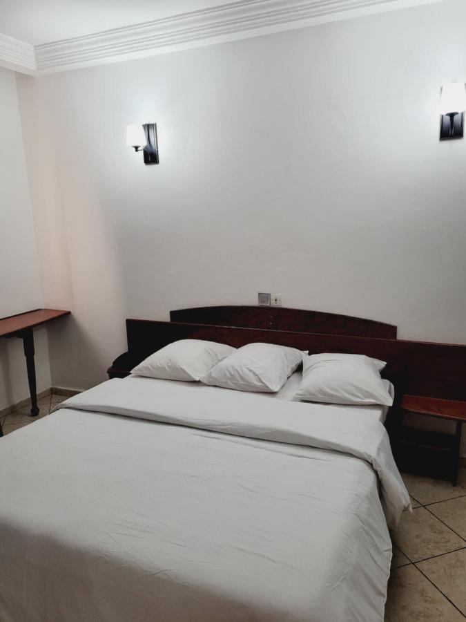 Hôtel Altitel Bafoussam Buitenkant foto