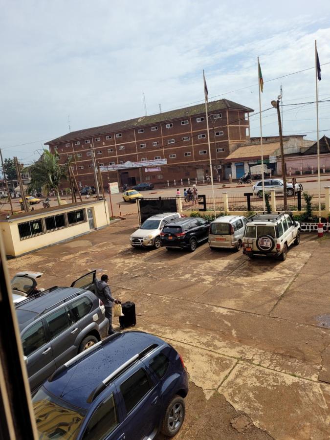 Hôtel Altitel Bafoussam Buitenkant foto