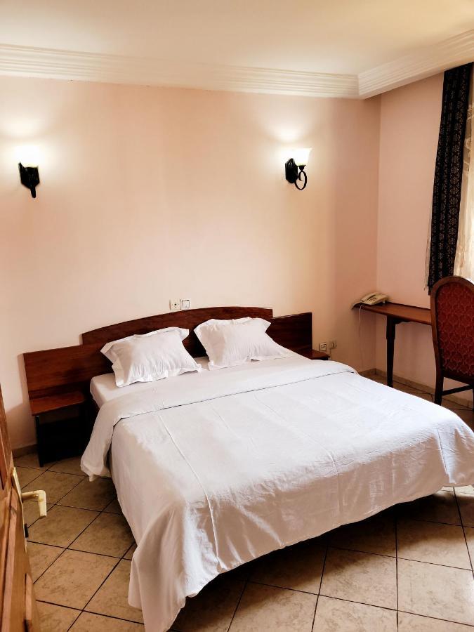 Hôtel Altitel Bafoussam Buitenkant foto