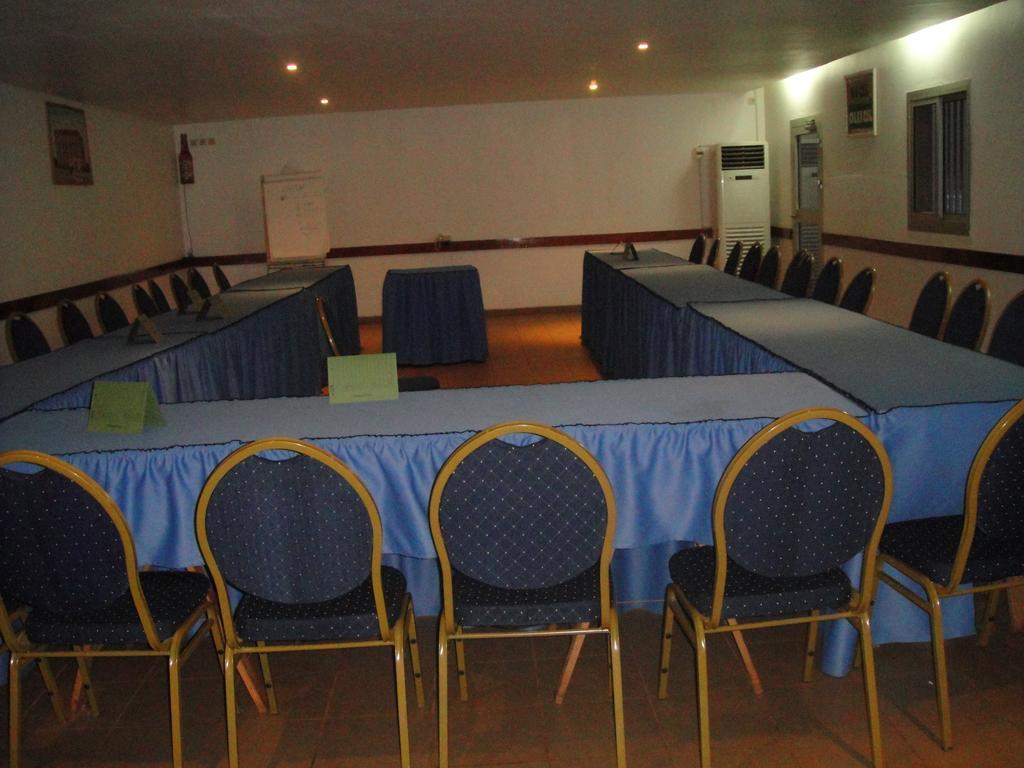 Hôtel Altitel Bafoussam Buitenkant foto