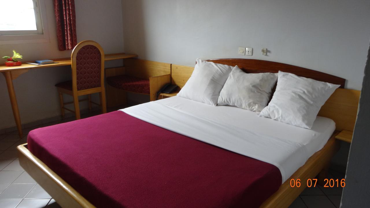 Hôtel Altitel Bafoussam Buitenkant foto