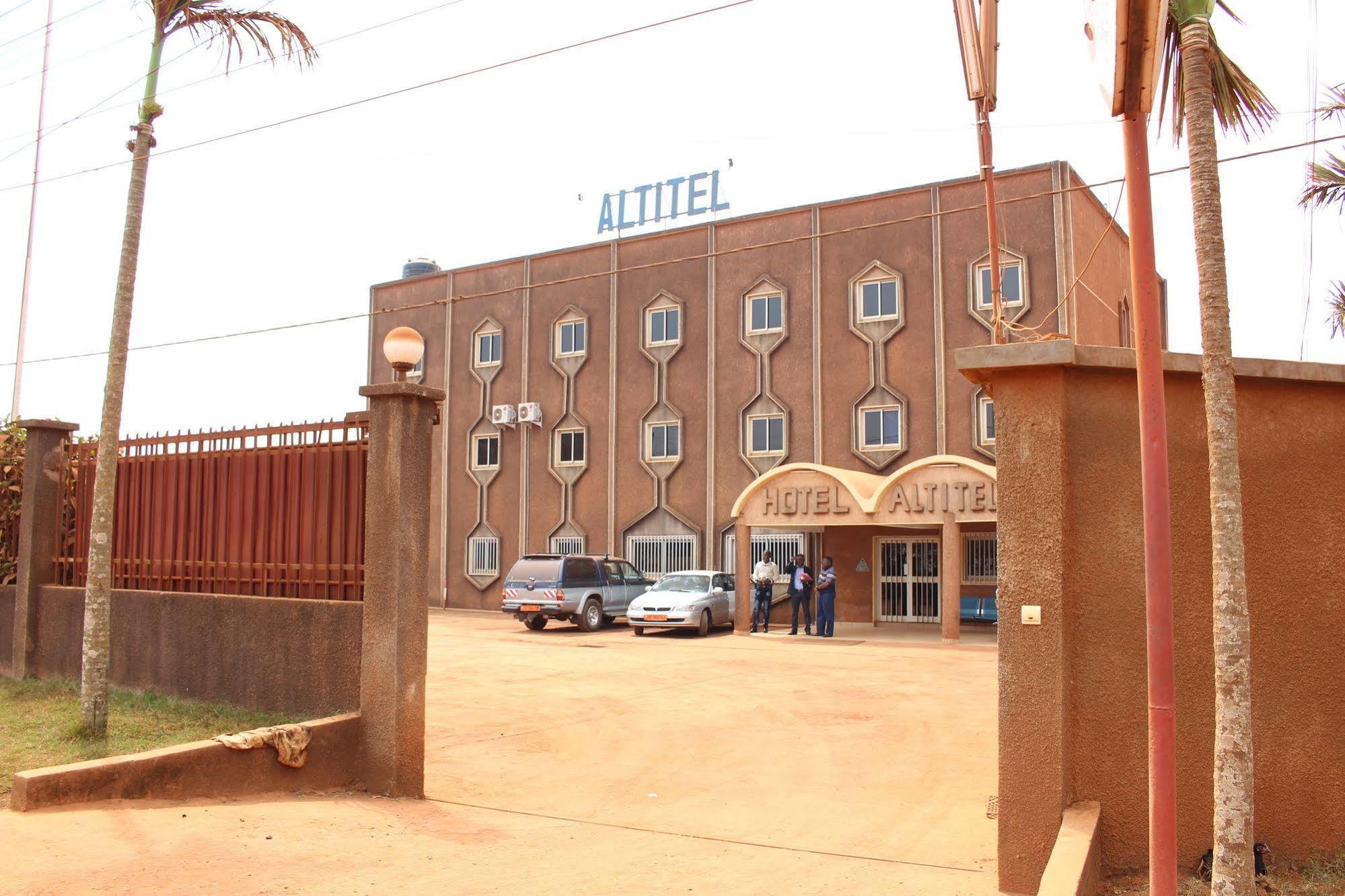 Hôtel Altitel Bafoussam Buitenkant foto