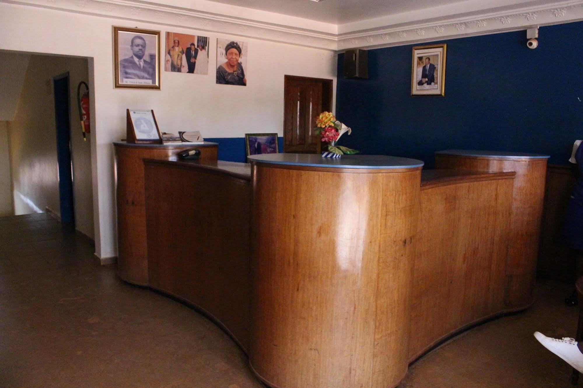 Hôtel Altitel Bafoussam Buitenkant foto