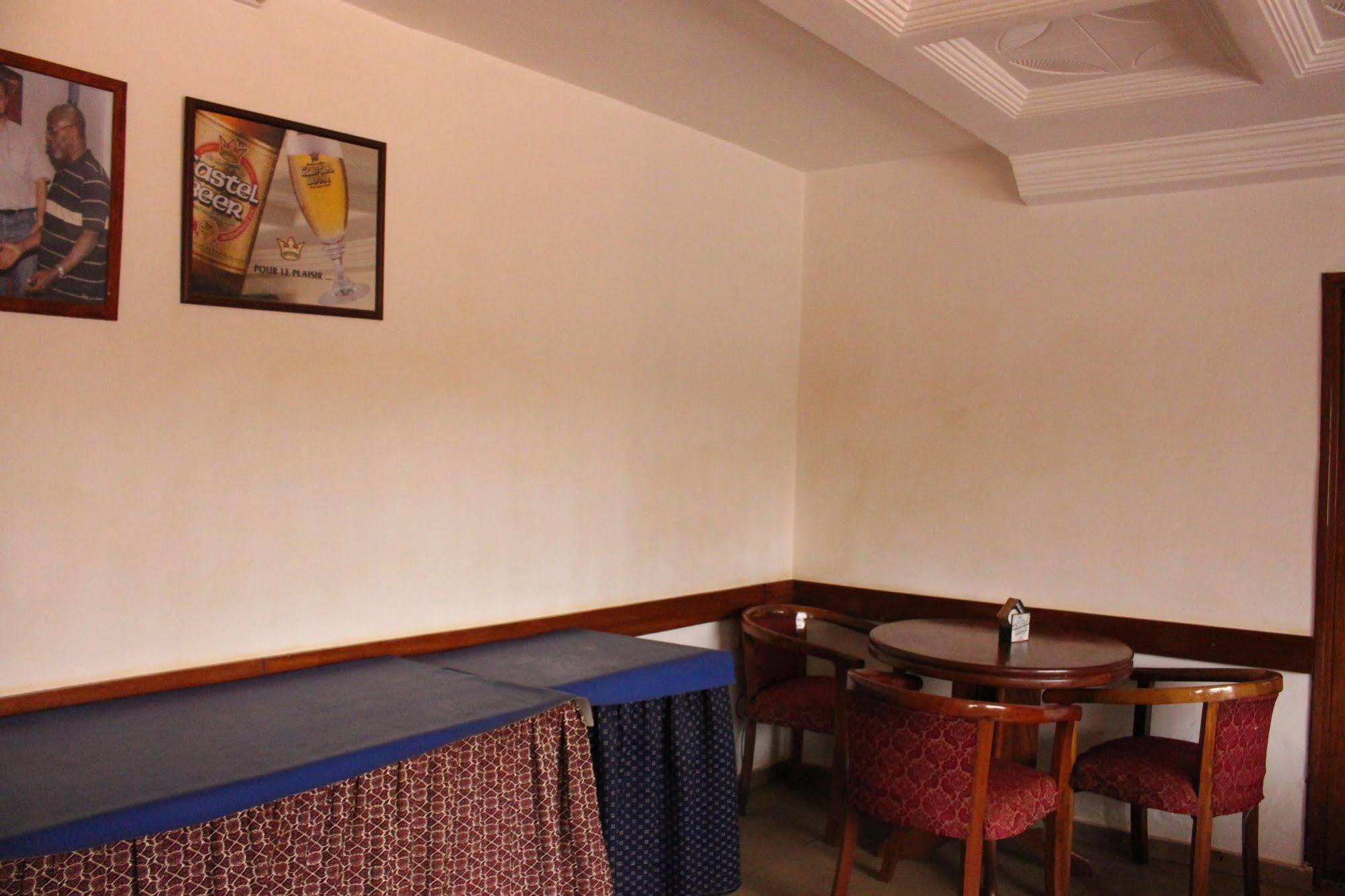 Hôtel Altitel Bafoussam Buitenkant foto